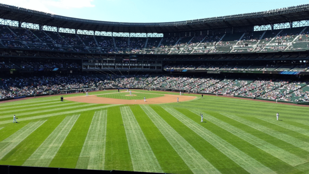 MLB Baseball Live Streaming IPTV USA and Canada - Apollo Group TV Premium Top Rated IPTV